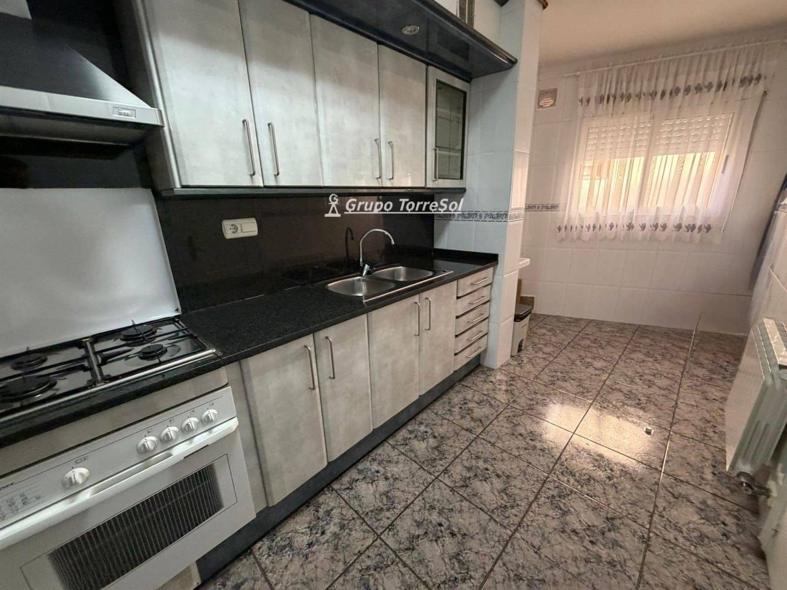 2 bedroom Flat for sale in El Vendrell with garage - € 169,000 (Ref: 9694053)