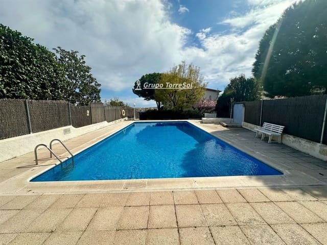 4 sypialnia Willa na sprzedaż w El Vendrell z basenem garażem - 369 000 € (Ref: 9694054)