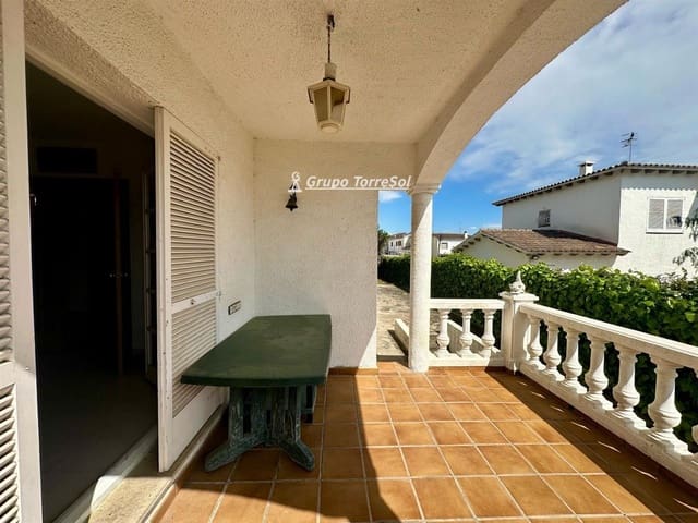 4 sypialnia Willa na sprzedaż w El Vendrell z basenem garażem - 369 000 € (Ref: 9694054)