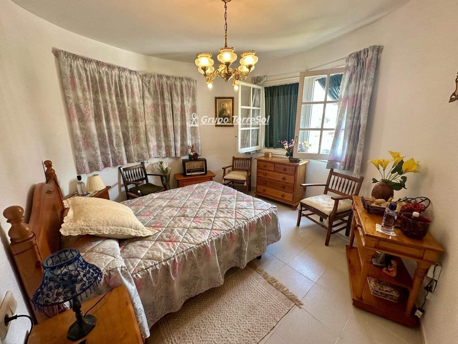 4 bedroom Villa for sale in El Vendrell with pool garage - € 369,000 (Ref: 9694054)