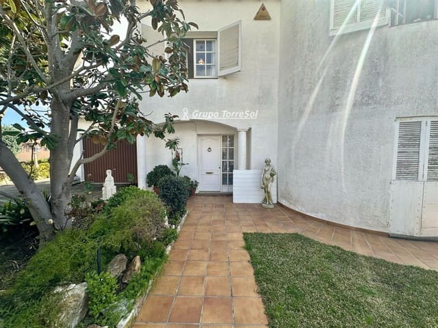 4 sypialnia Willa na sprzedaż w El Vendrell z basenem garażem - 369 000 € (Ref: 9694054)