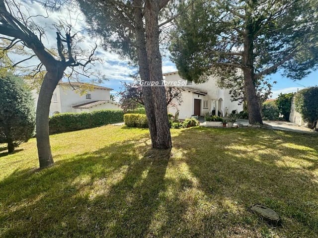 4 sypialnia Willa na sprzedaż w El Vendrell z basenem garażem - 369 000 € (Ref: 9694054)