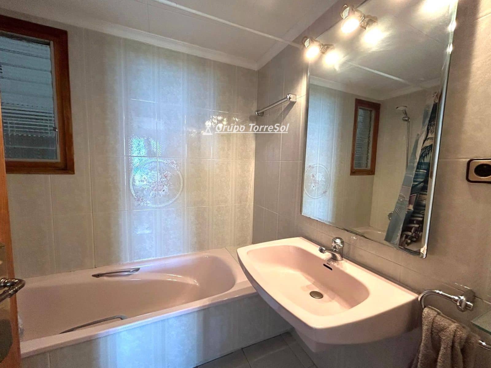 3 bedroom Flat for sale in Calafell with pool garage - € 440,000 (Ref: 9696875)