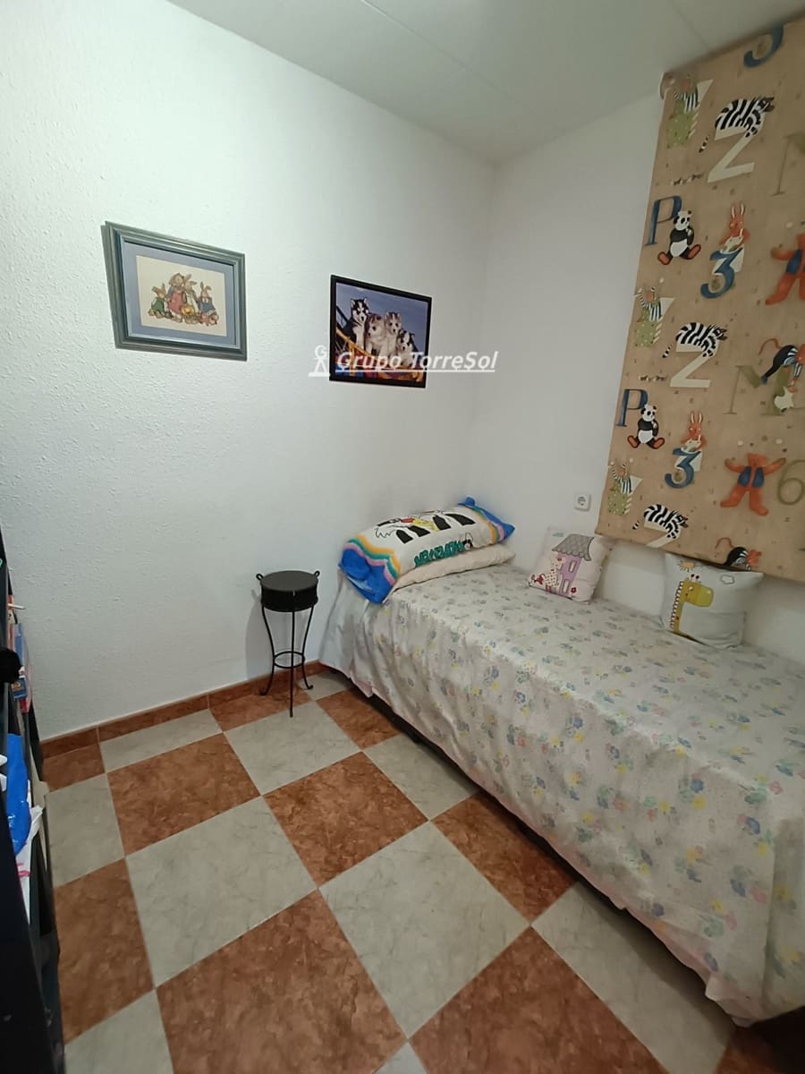 6 bedroom Villa for sale in Segur de Calafell with pool garage - € 480,000 (Ref: 9700202)