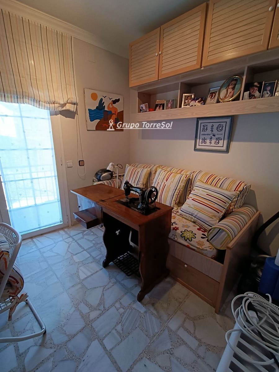 6 bedroom Villa for sale in Segur de Calafell with pool garage - € 480,000 (Ref: 9700202)