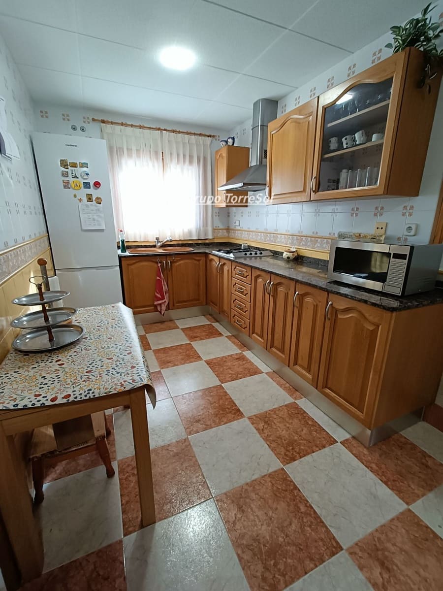 6 bedroom Villa for sale in Segur de Calafell with pool garage - € 480,000 (Ref: 9700202)