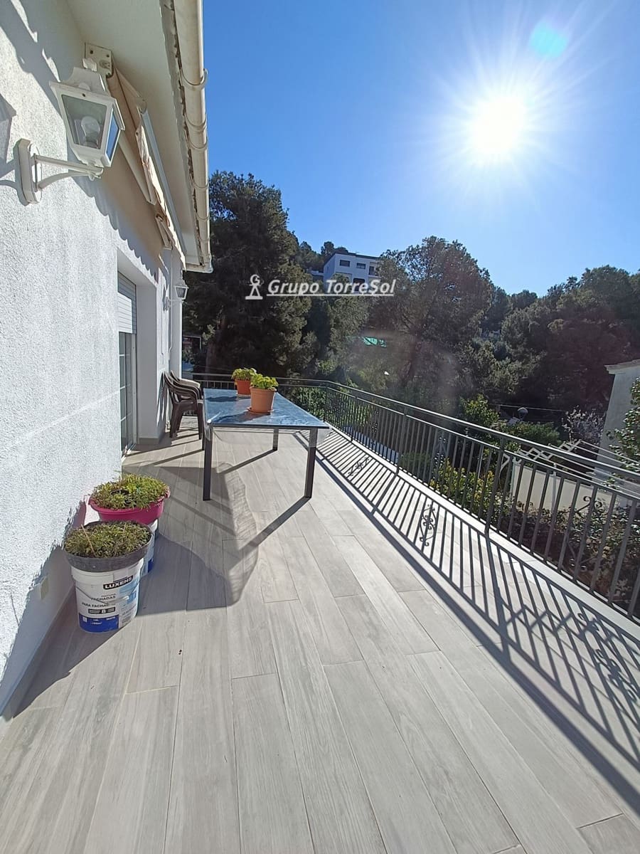 6 bedroom Villa for sale in Segur de Calafell with pool garage - € 480,000 (Ref: 9700202)