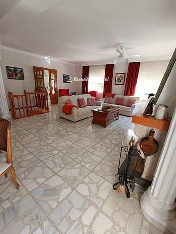 6 chambre Villa/Maison à vendre à Segur de Calafell, Calafell avec piscine garage - 480 000 € (Ref: 9700202)