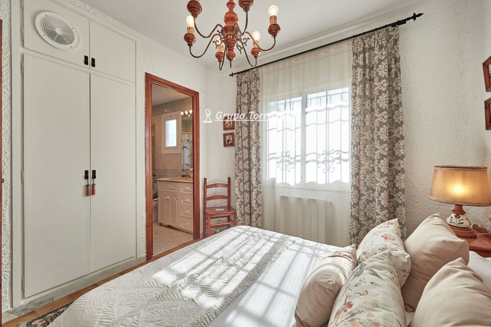 3 soveværelse Byhus til salg i Calafell med swimmingpool garage - € 498.800 (Ref: 9707937)