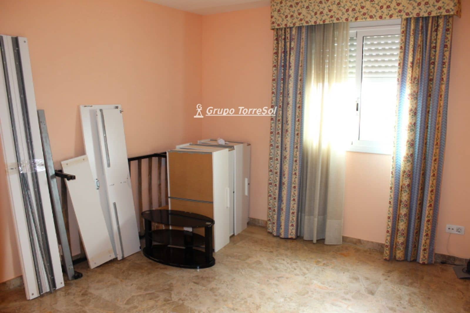 4 bedroom Penthouse for rent in Torredembarra with garage - € 1,226 (Ref: 9723496)