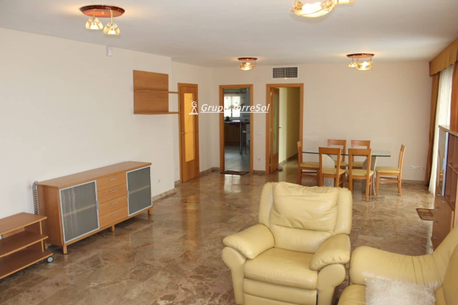 4 bedroom Penthouse for rent in Torredembarra with garage - € 1,226 (Ref: 9723496)
