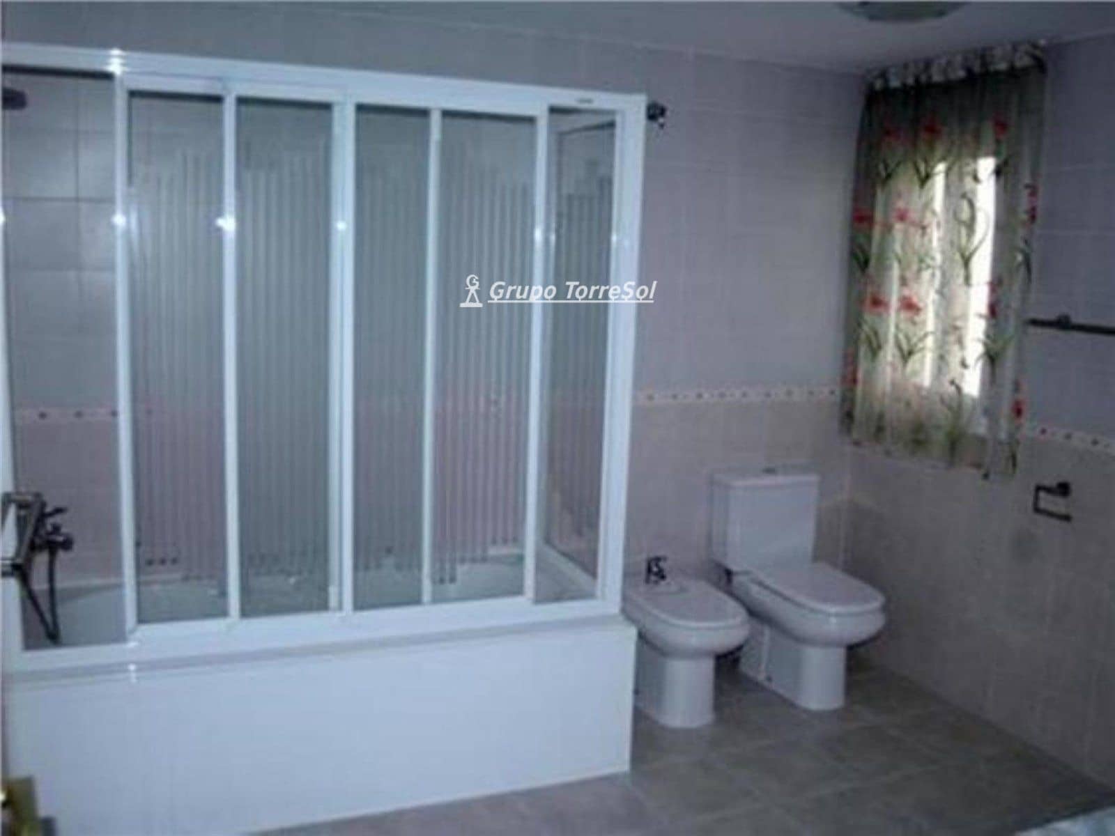 4 bedroom Penthouse for rent in Torredembarra with garage - € 1,226 (Ref: 9723496)