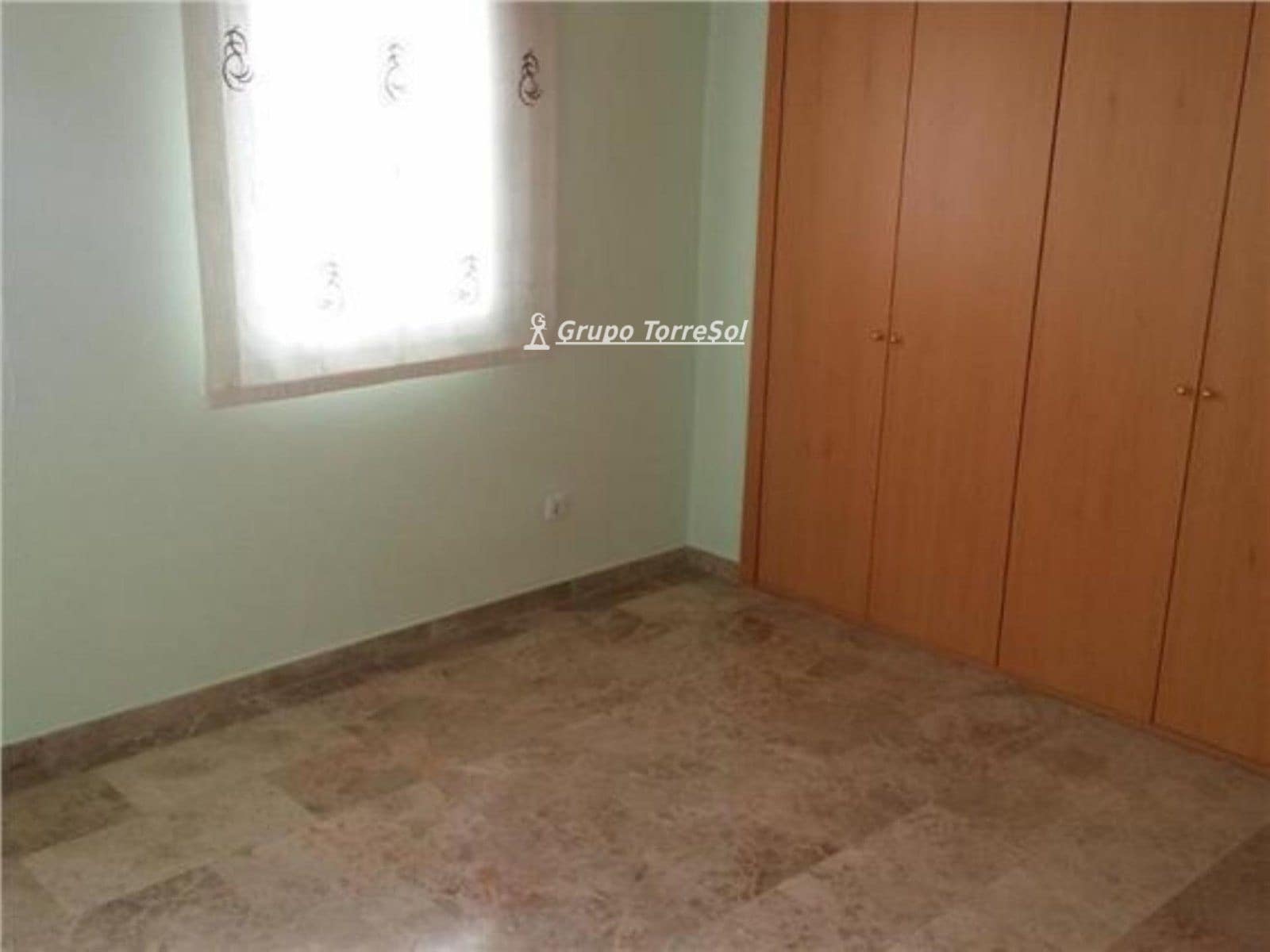 4 bedroom Penthouse for rent in Torredembarra with garage - € 1,226 (Ref: 9723496)