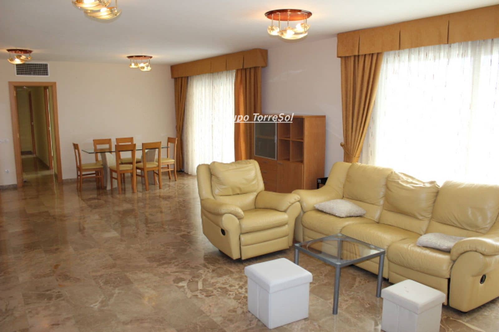 4 bedroom Penthouse for rent in Torredembarra with garage - € 1,226 (Ref: 9723496)