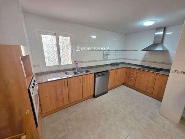 Ático de 4 habitaciones en Torredembarra en alquiler con garaje - 1.226 € (Ref: 9723496)