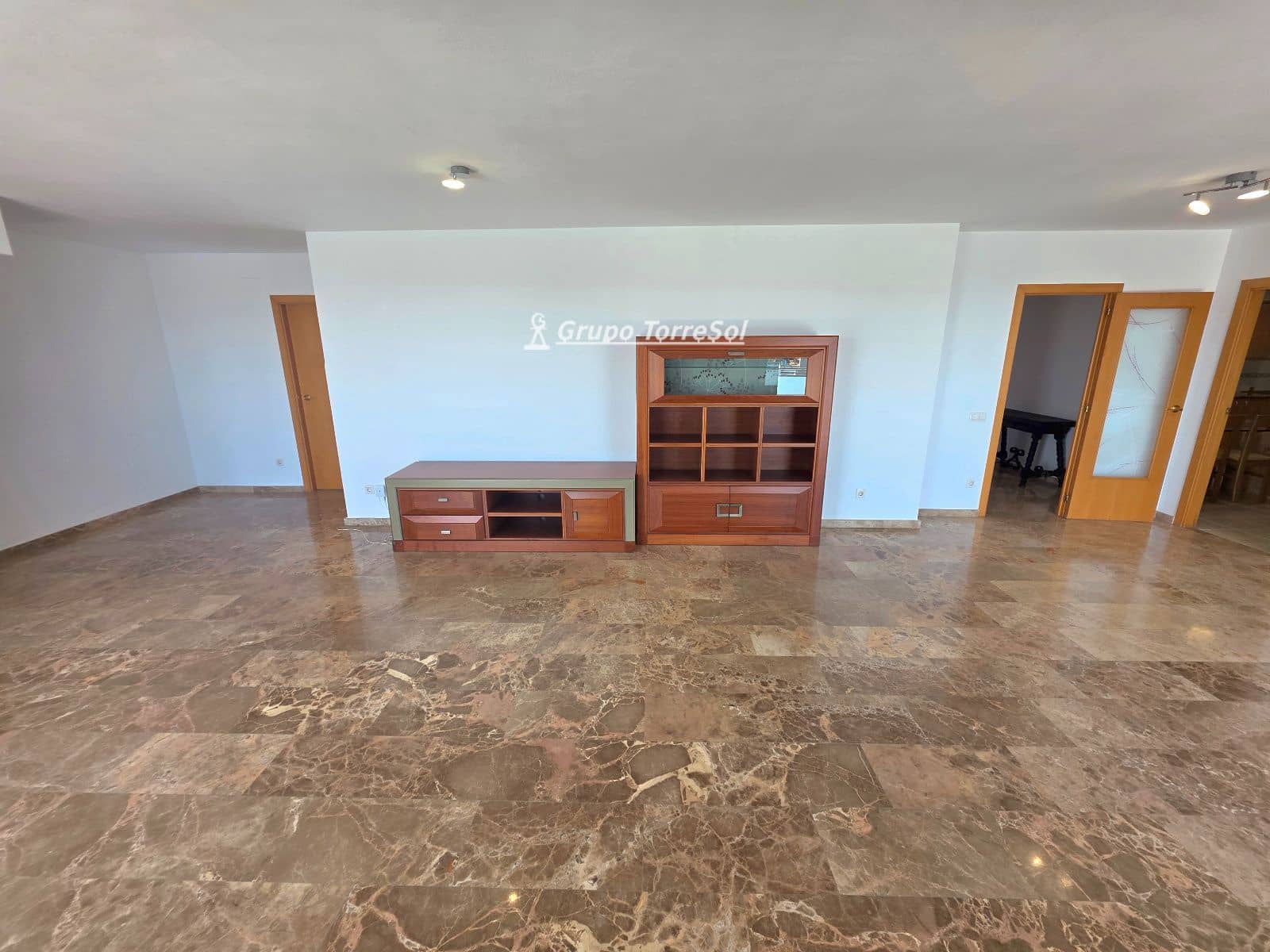 Ático de 4 habitaciones en Torredembarra en alquiler con garaje - 1.226 € (Ref: 9723496)