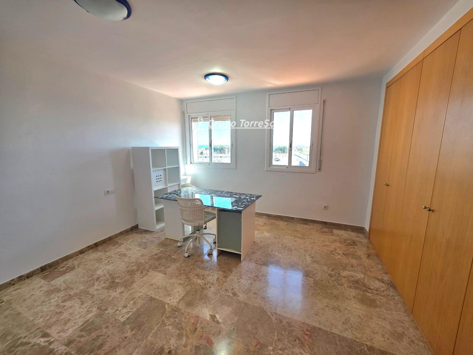 Ático de 4 habitaciones en Torredembarra en alquiler con garaje - 1.226 € (Ref: 9723496)