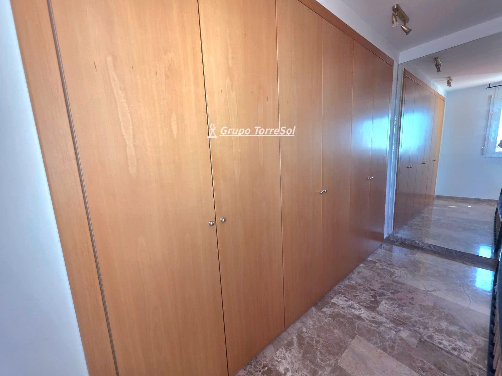 Ático de 4 habitaciones en Torredembarra en alquiler con garaje - 1.226 € (Ref: 9723496)