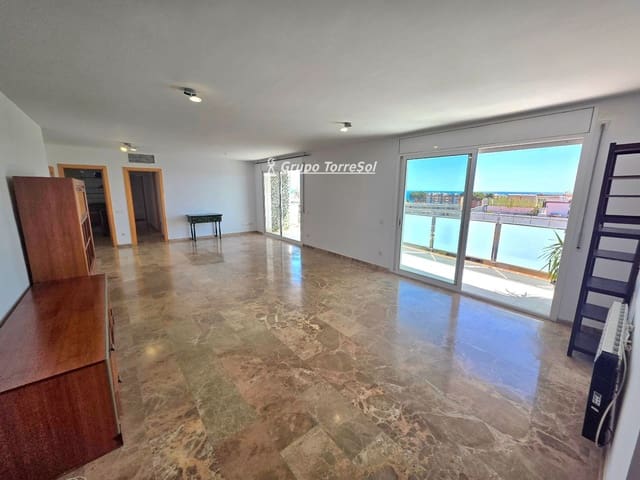 Ático de 4 habitaciones en Torredembarra en alquiler con garaje - 1.226 € (Ref: 9723496)