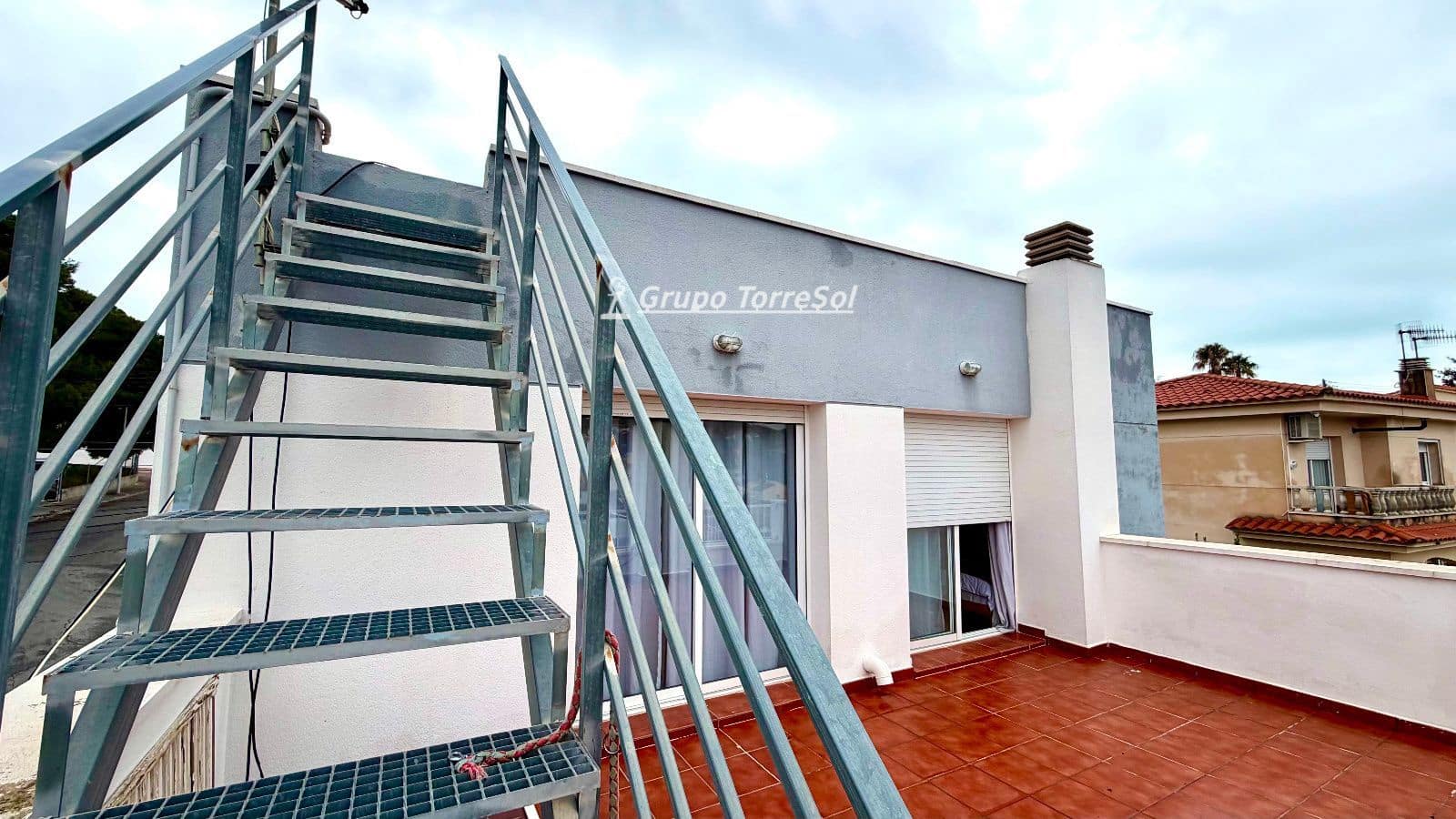 4 bedroom Villa for sale in Segur de Calafell with pool garage - € 430,000 (Ref: 9727065)