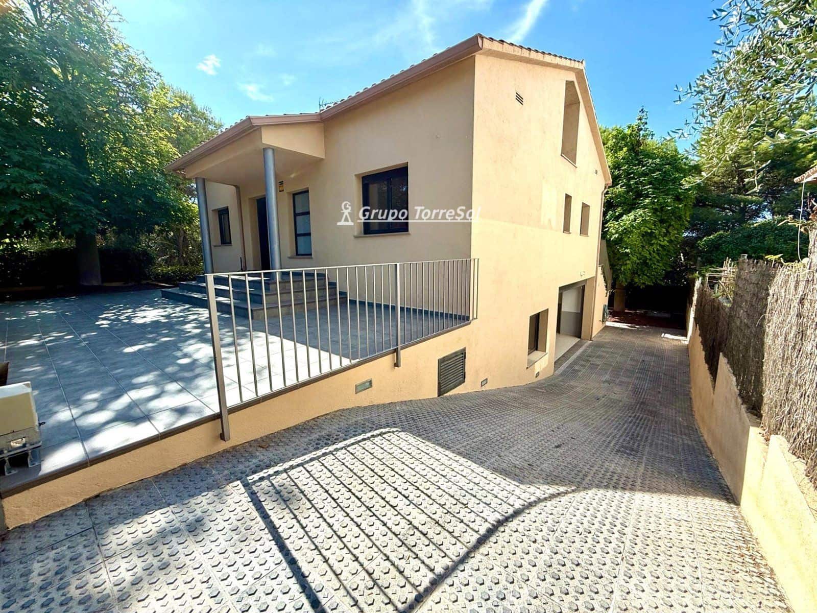 5 bedroom Villa for sale in El Vendrell with pool garage - € 430,000 (Ref: 9727508)