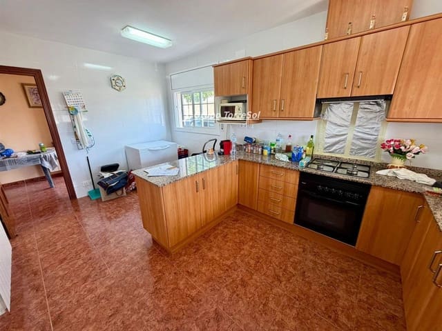 4 slaapkamer Villa te koop in El Vendrell met garage - € 329.000 (Ref: 9731384)