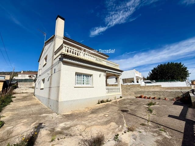 4 bedroom Villa for sale in El Vendrell with garage - € 329,000 (Ref: 9731384)