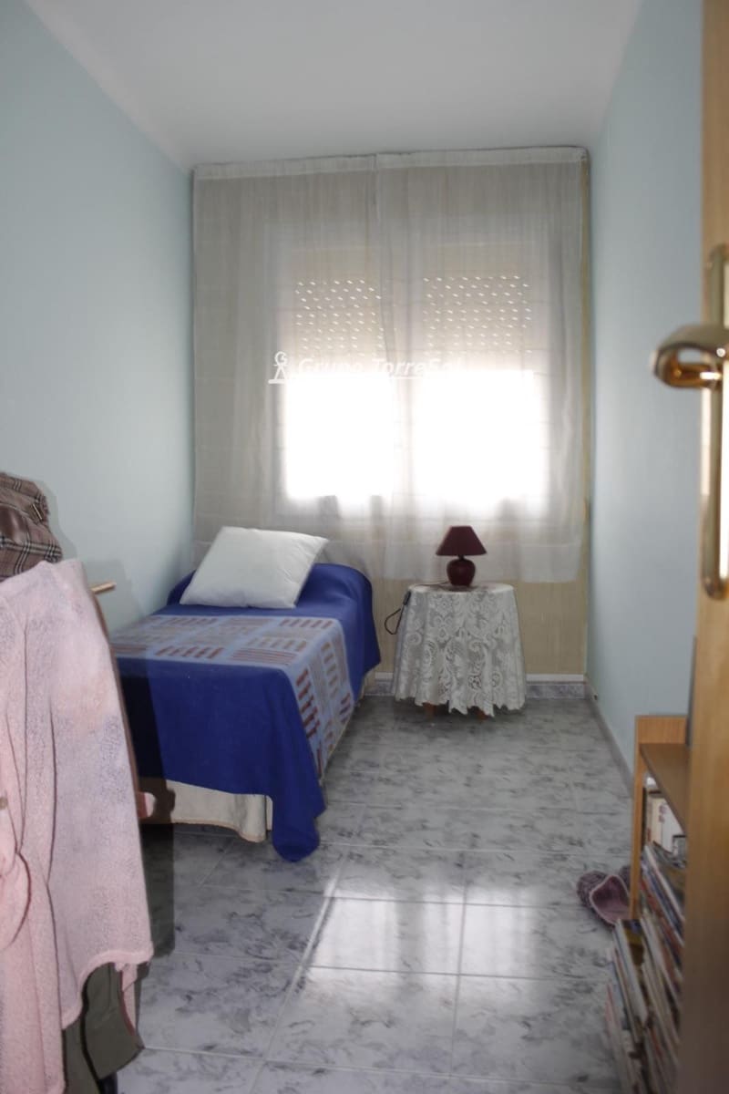3 bedroom Flat for sale in Torredembarra - € 135,000 (Ref: 9733756)