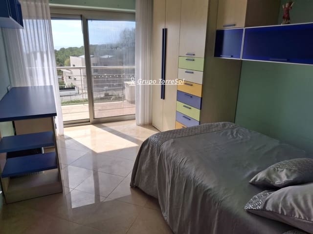 6 makuuhuone Huvila myytävänä paikassa Calafell mukana uima-altaan 
autotalli - 769 000 € (Ref: 9736121)