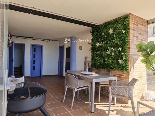 6 makuuhuone Huvila myytävänä paikassa Calafell mukana uima-altaan 
autotalli - 769 000 € (Ref: 9736121)