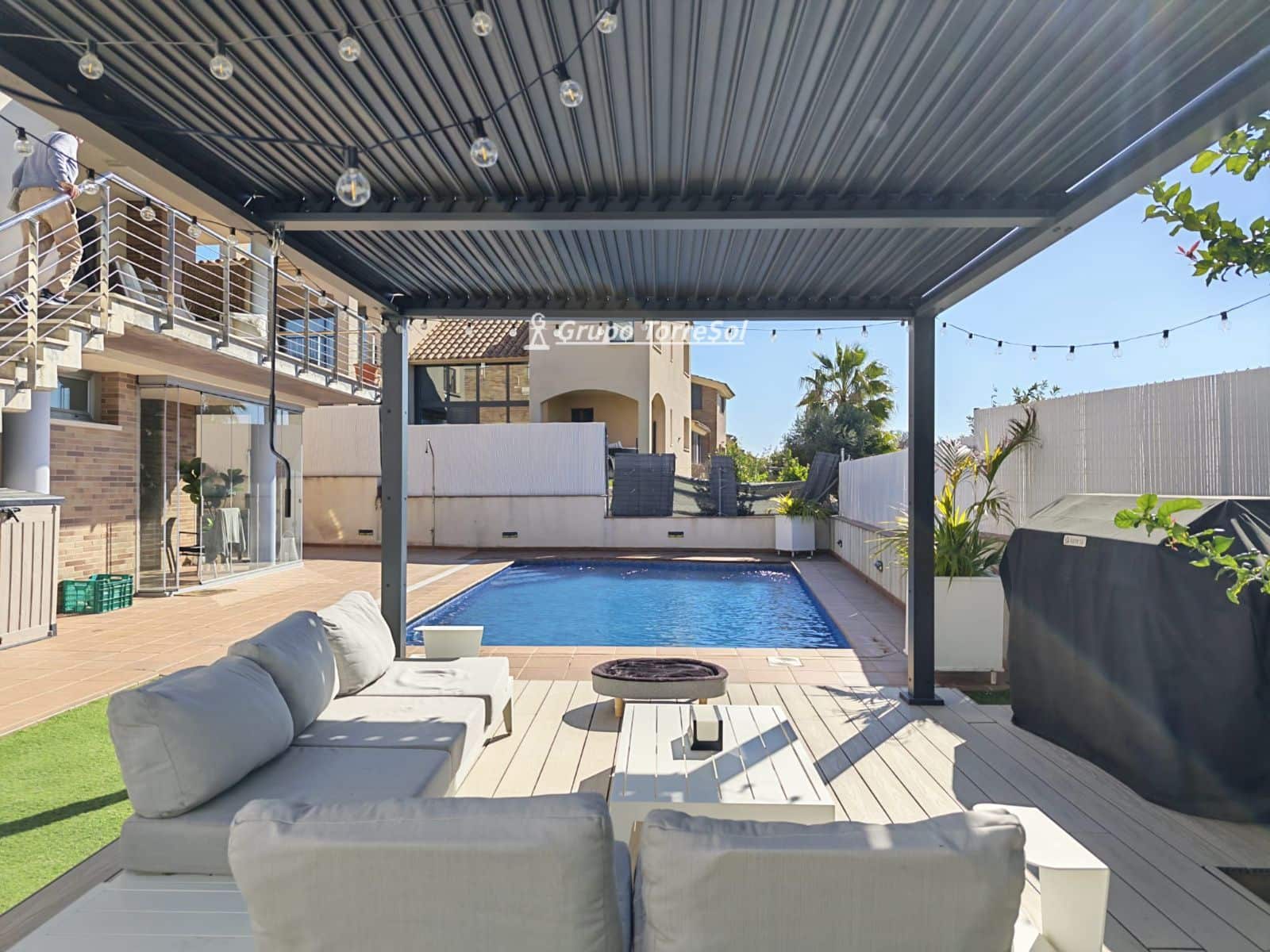 6 makuuhuone Huvila myytävänä paikassa Calafell mukana uima-altaan 
autotalli - 769 000 € (Ref: 9736121)