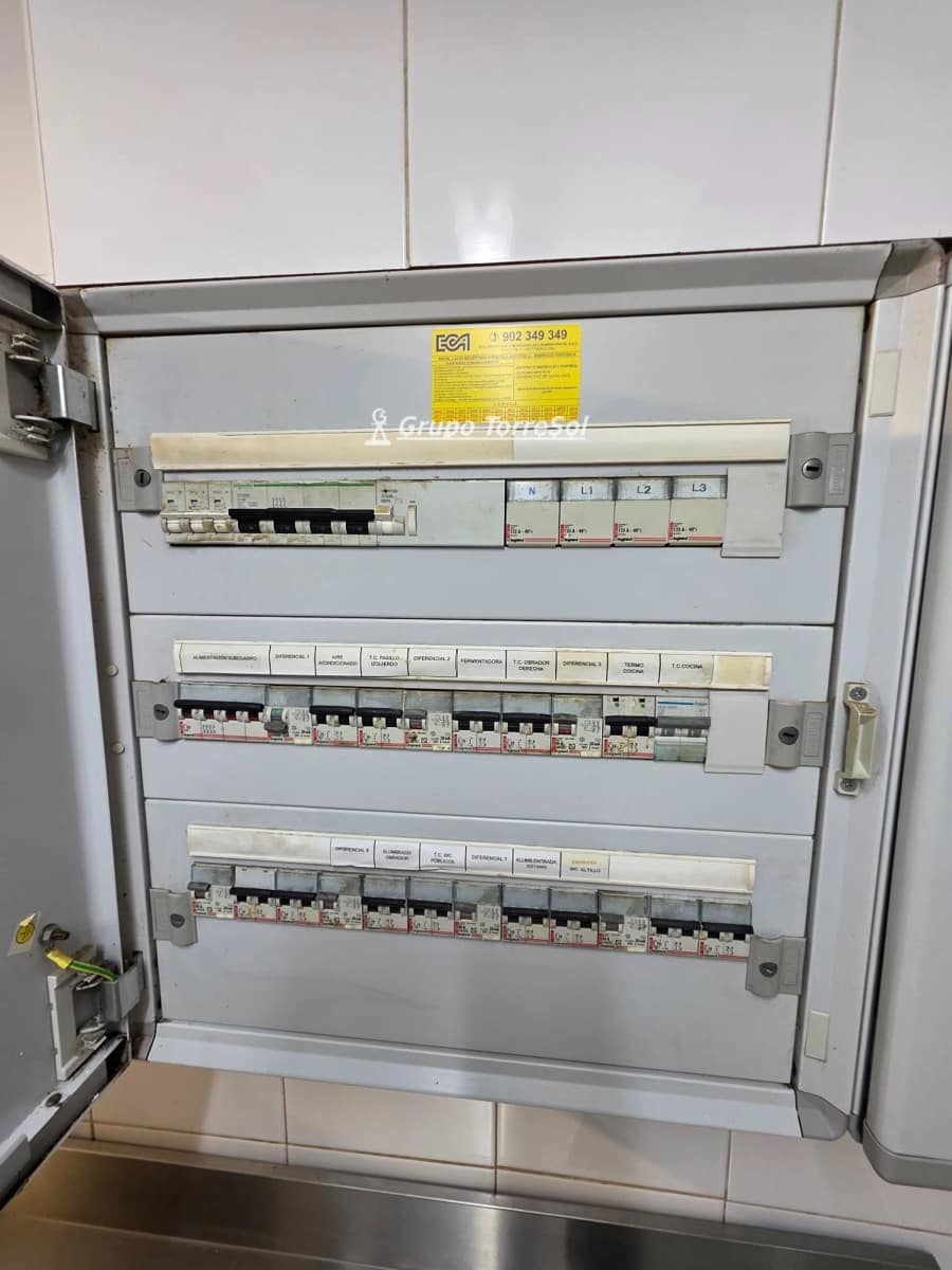 Commercieel te huur in Tarragona stad - € 2.900 (Ref: 9737091)