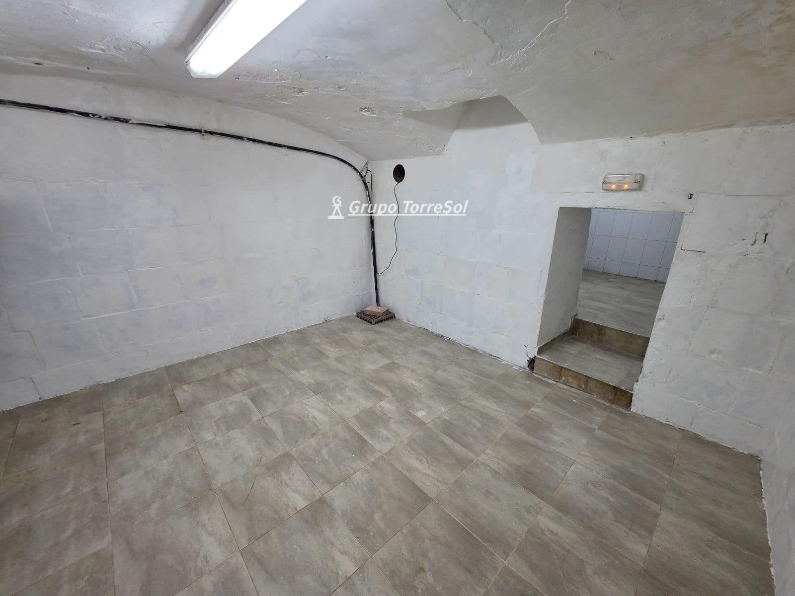 Commercieel te huur in Tarragona stad - € 2.900 (Ref: 9737091)