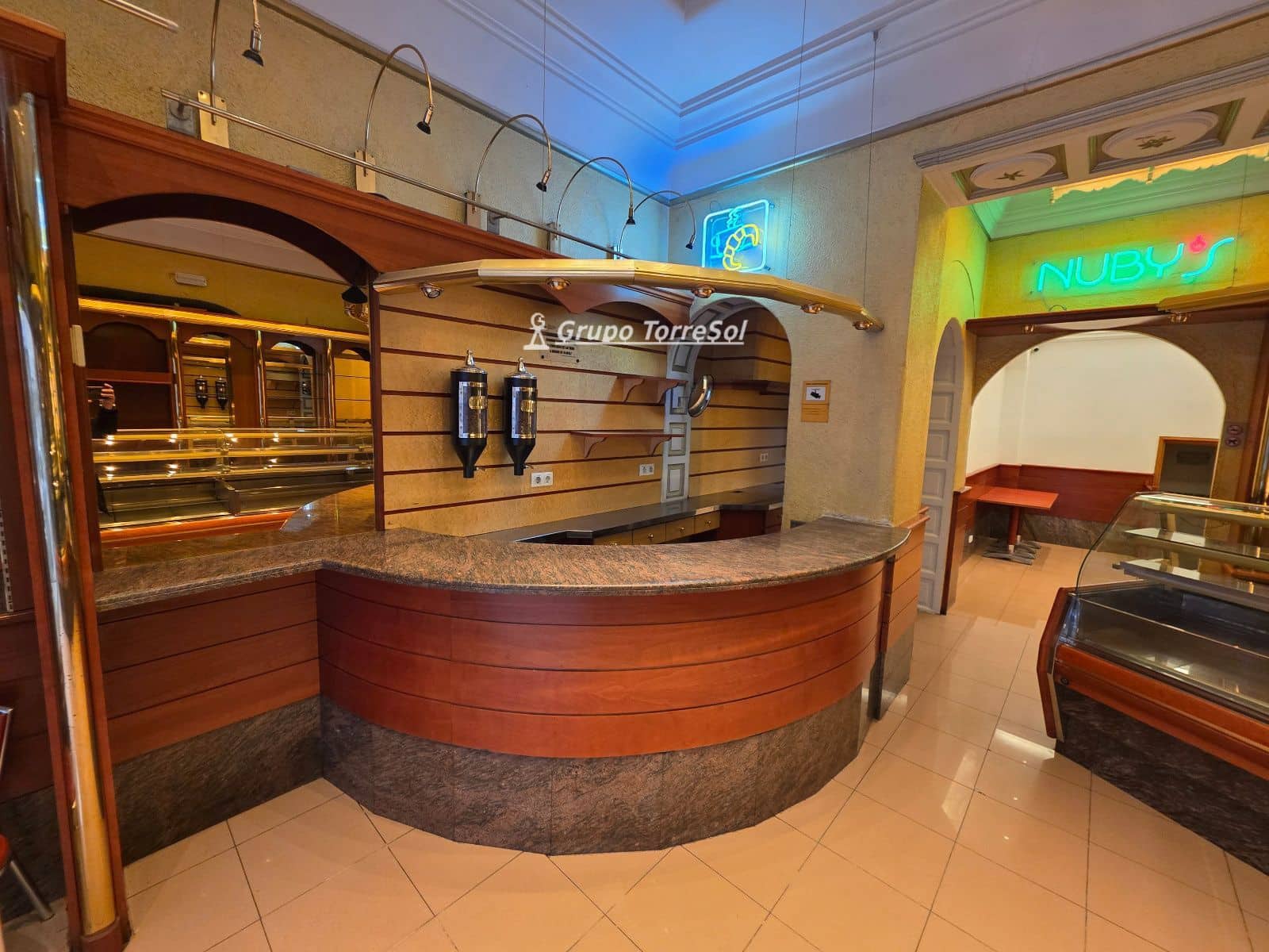 Commercieel te huur in Tarragona stad - € 2.900 (Ref: 9737091)