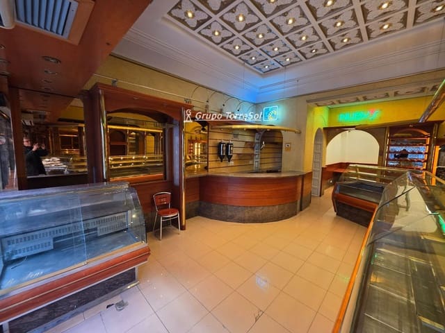 Commercieel te huur in Tarragona stad - € 2.400 (Ref: 9737091)