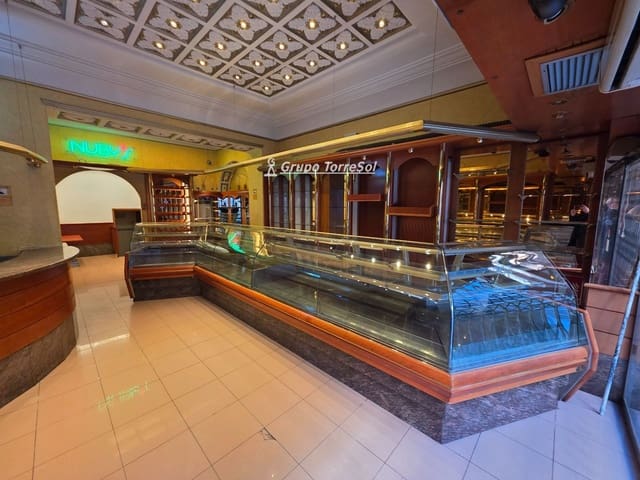 Commercieel te huur in Tarragona stad - € 2.400 (Ref: 9737091)