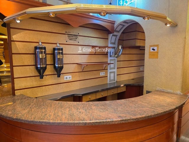 Commercieel te huur in Tarragona stad - € 2.400 (Ref: 9737091)