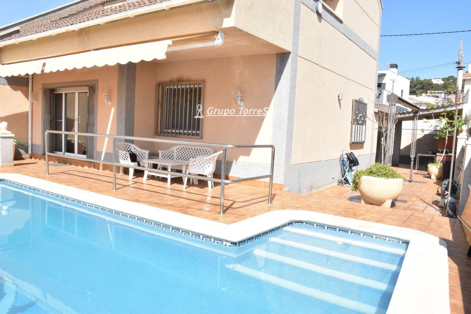 5 chambre Villa/Maison à vendre à Calafell avec piscine garage - 550 000 € (Ref: 9748217)