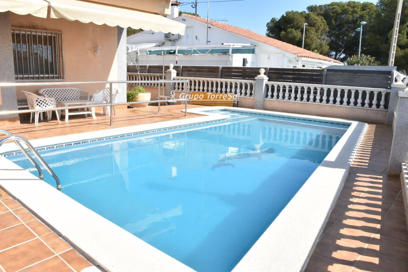 5 chambre Villa/Maison à vendre à Calafell avec piscine garage - 550 000 € (Ref: 9748217)