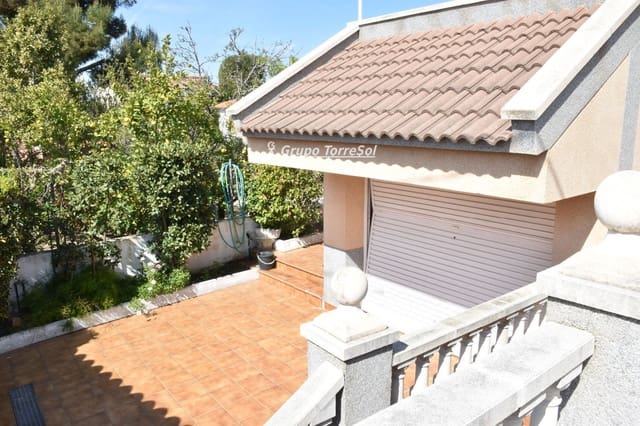 5 sypialnia Willa na sprzedaż w Calafell z basenem garażem - 550 000 € (Ref: 9748217)