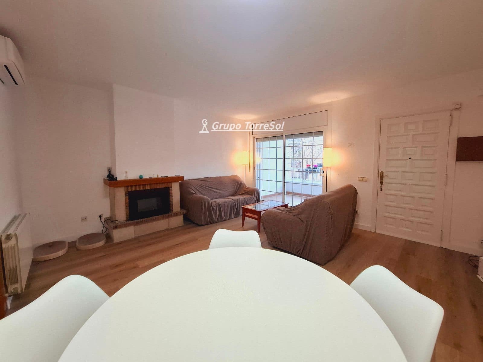 3 soveværelse Byhus til salg i Segur de Calafell med swimmingpool garage - € 340.000 (Ref: 9753499)