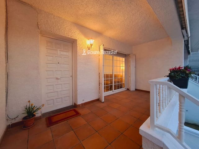 3 soveværelse Byhus til salg i Segur de Calafell, Calafell med swimmingpool garage - € 340.000 (Ref: 9753499)