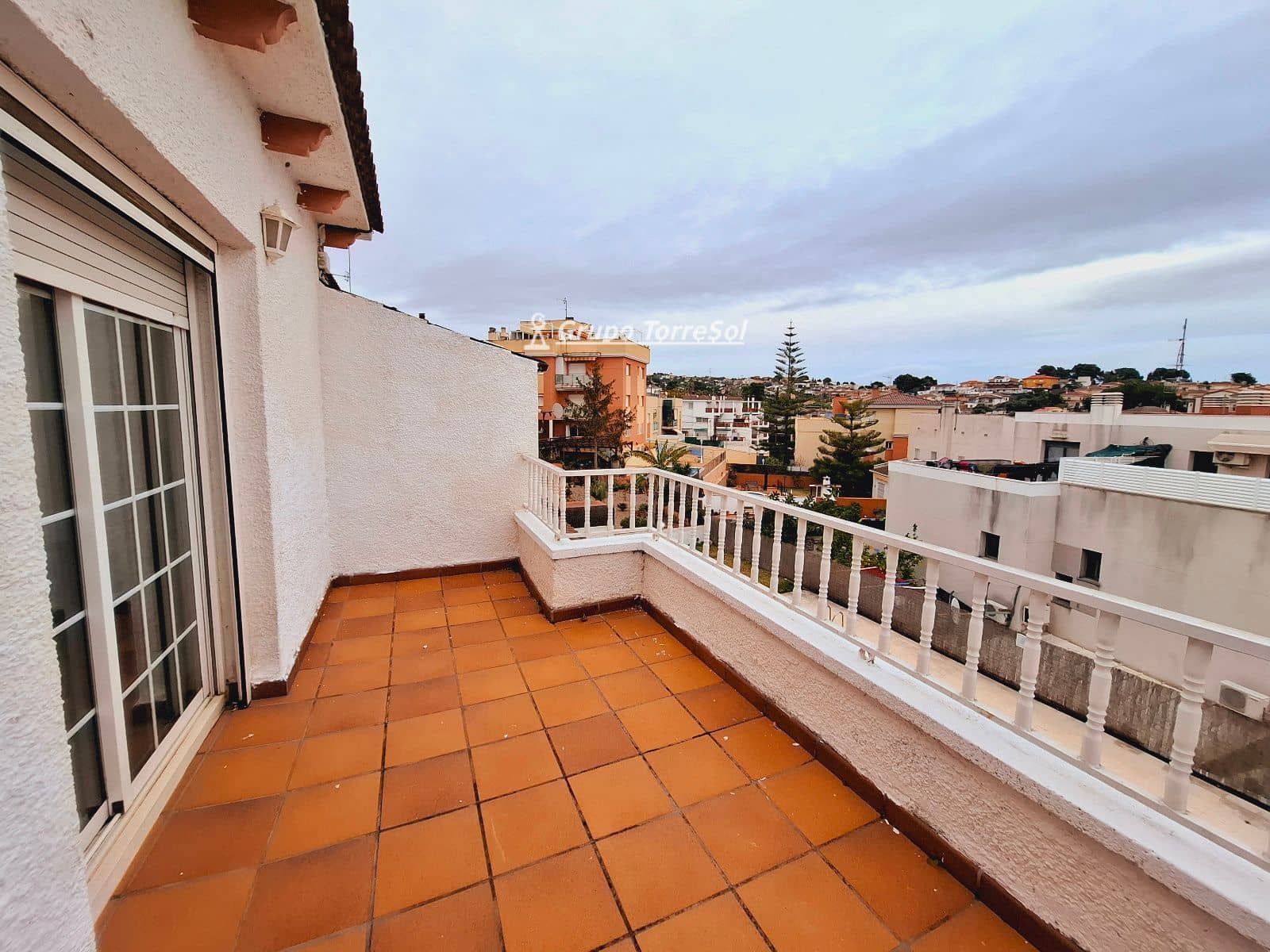 3 soveværelse Byhus til salg i Segur de Calafell med swimmingpool garage - € 340.000 (Ref: 9753499)