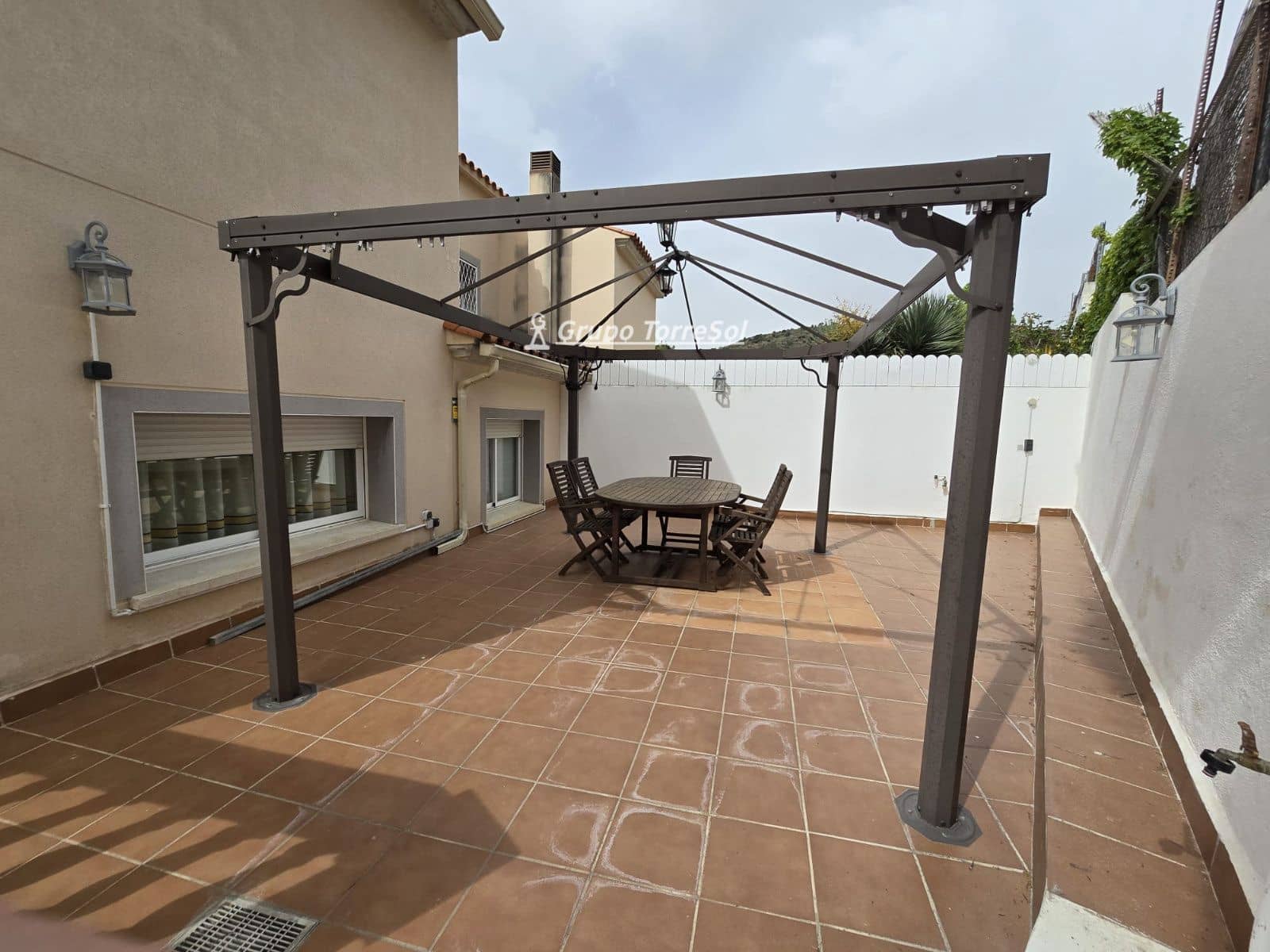 4 makuuhuone Huvila myytävänä paikassa Roda de Bara mukana uima-altaan 
autotalli - 440 000 € (Ref: 9768888)