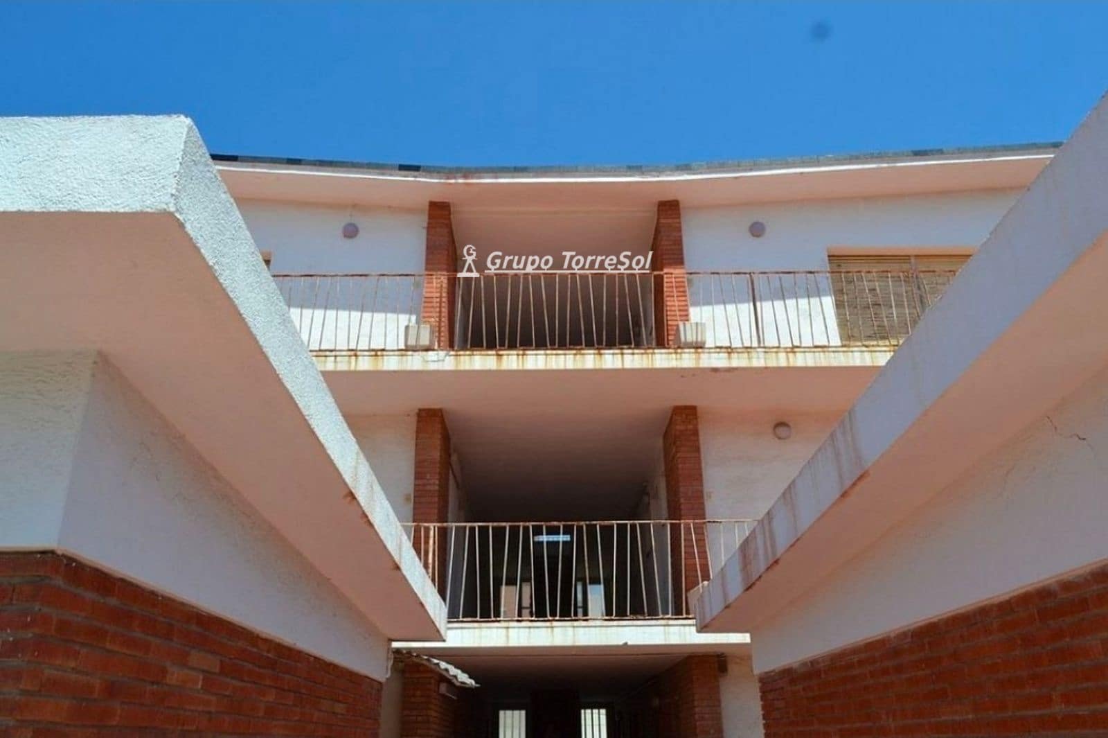 Restaurant/Bar for sale in Torredembarra - € 1,290,000 (Ref: 9771993)