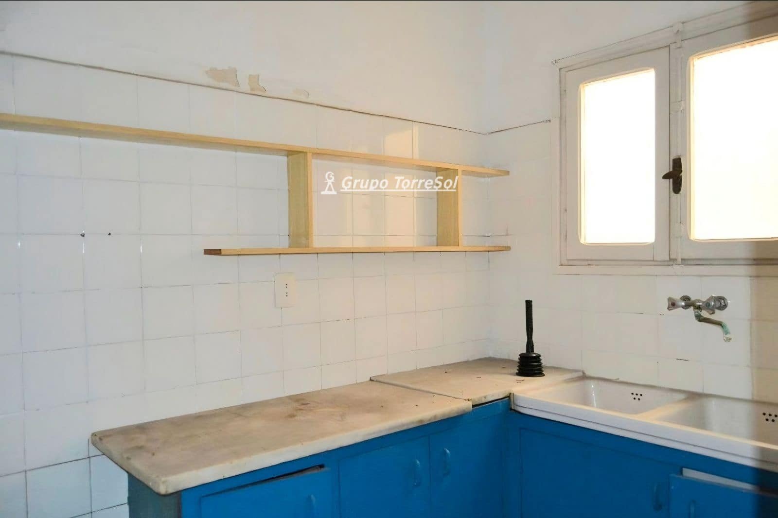 Restaurant/Bar for sale in Torredembarra - € 1,290,000 (Ref: 9771993)