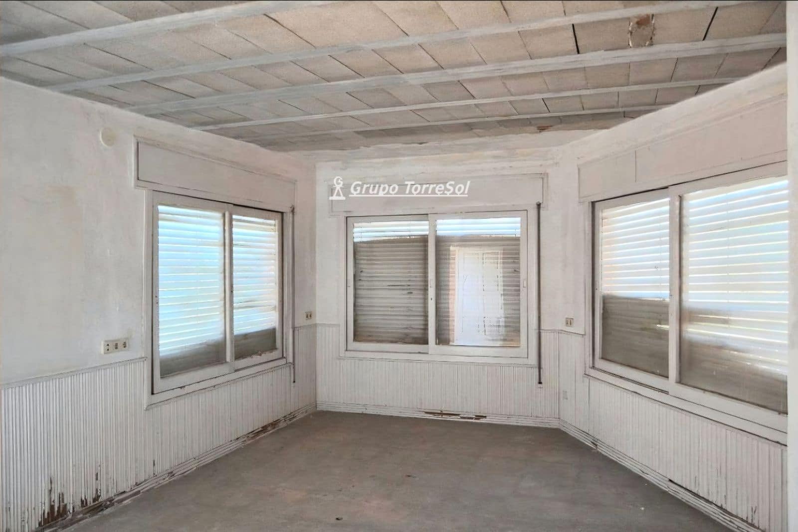 Restaurant/Bar for sale in Torredembarra - € 1,290,000 (Ref: 9771993)