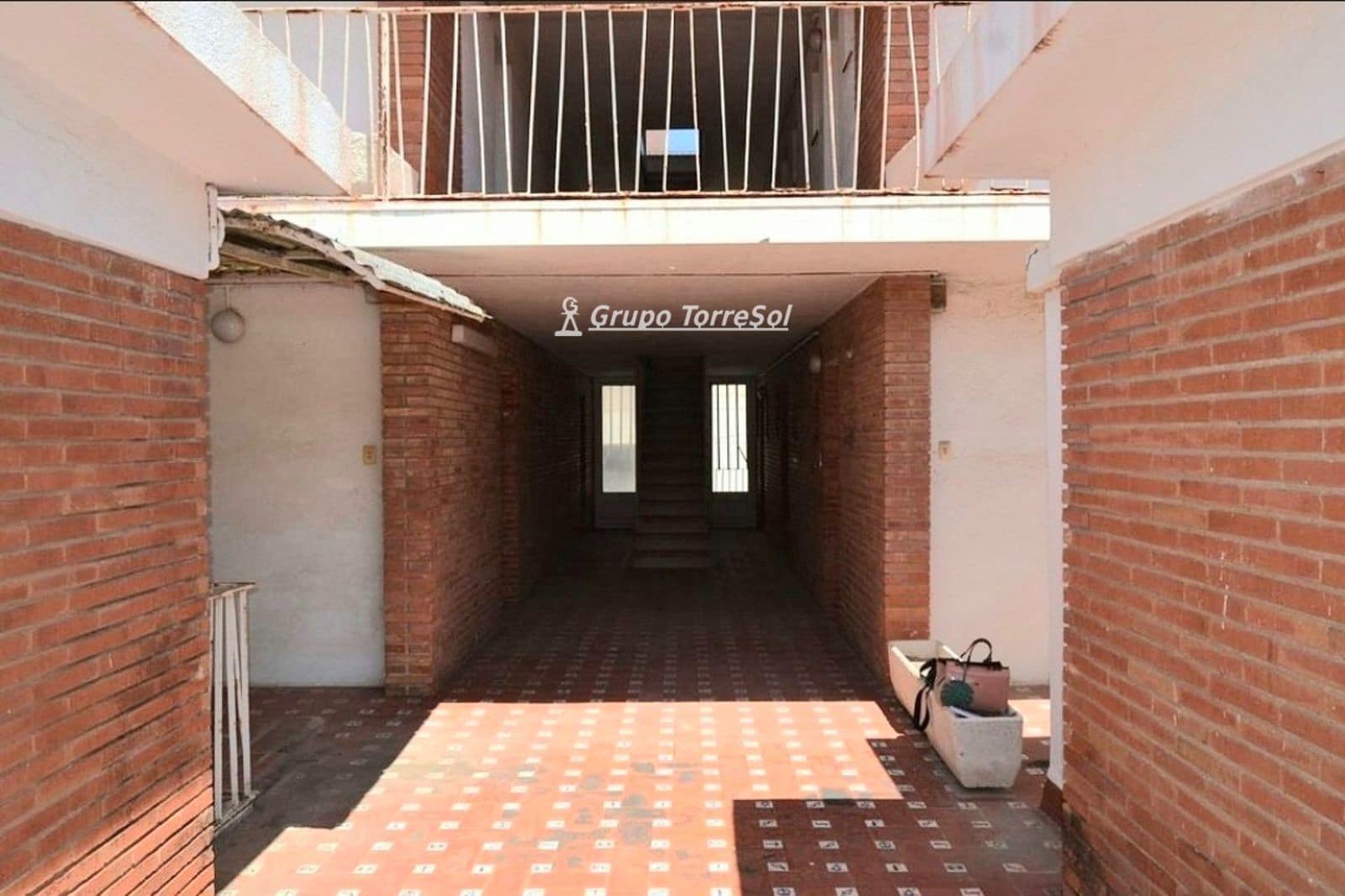 Restaurant/Bar for sale in Torredembarra - € 1,290,000 (Ref: 9771993)