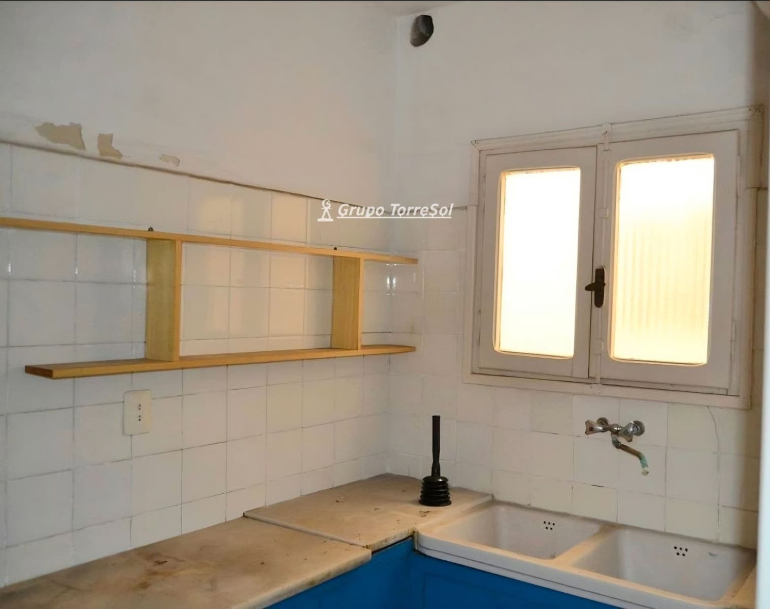 Restaurant/Bar for sale in Torredembarra - € 1,290,000 (Ref: 9771993)