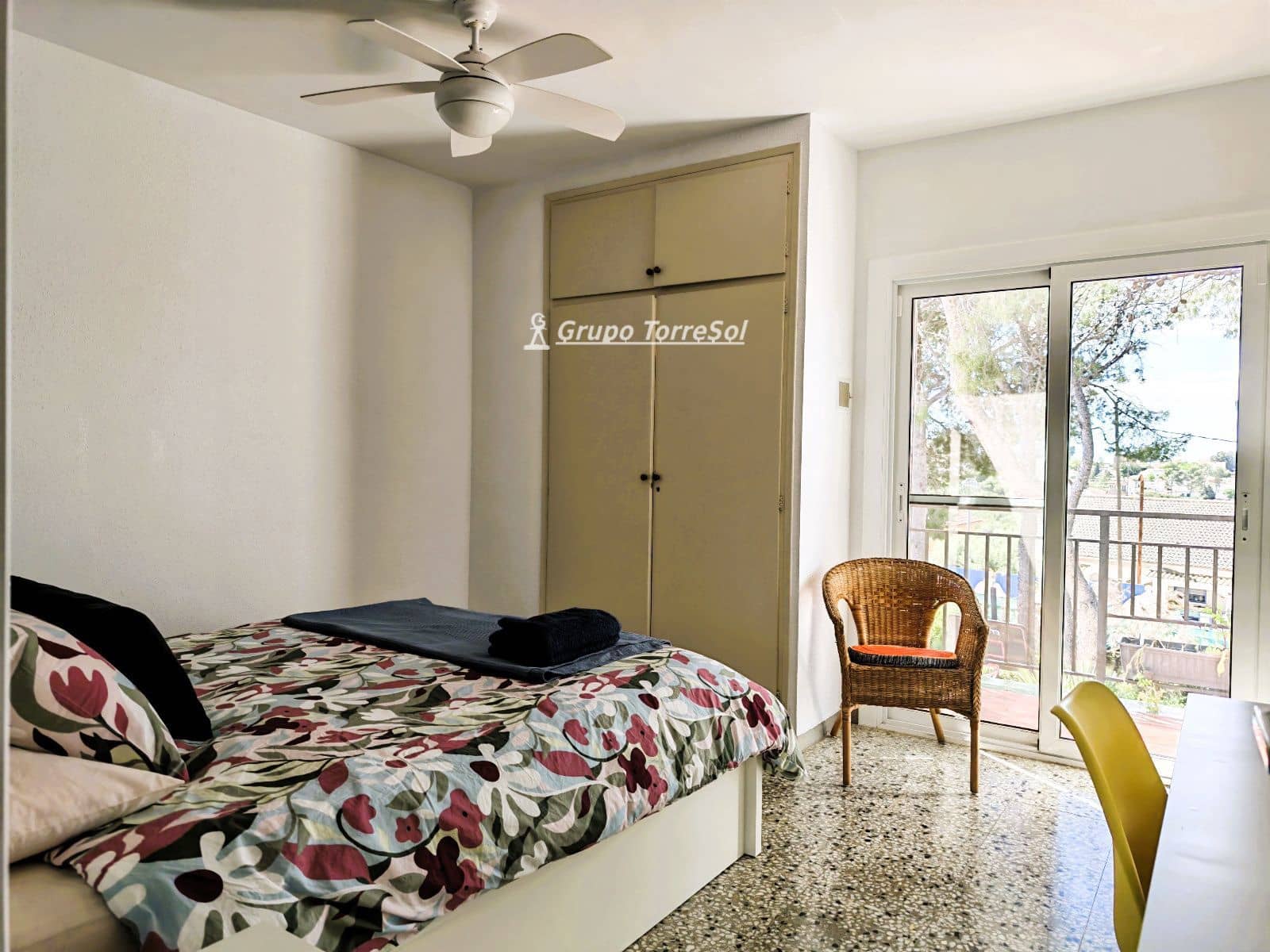 3 bedroom Villa for sale in Bellvei with pool garage - € 350,000 (Ref: 9775880)